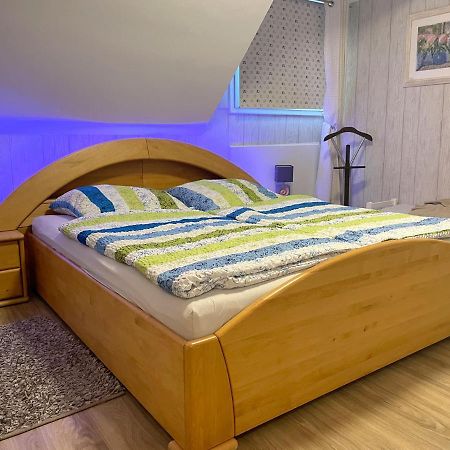 Ferienwohnung Koeln-Poll Bagian luar foto