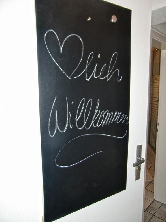 Ferienwohnung Koeln-Poll Bagian luar foto